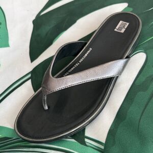 FitFlop Shimmering Silver Flip-Flops